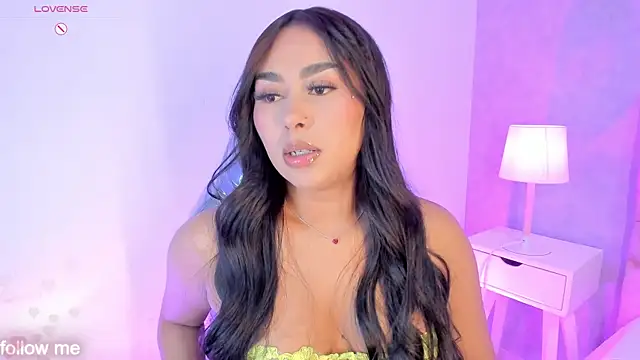 Cameliaa Smiith online show from 18, 4, 2026