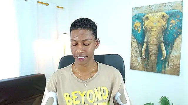 maiki18  online show from 18, 12, 2025