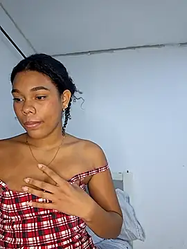 Snapshot of Dena_k_ chatting on 5, 3, 2025 Dena k  online show from 5, 3, 2025