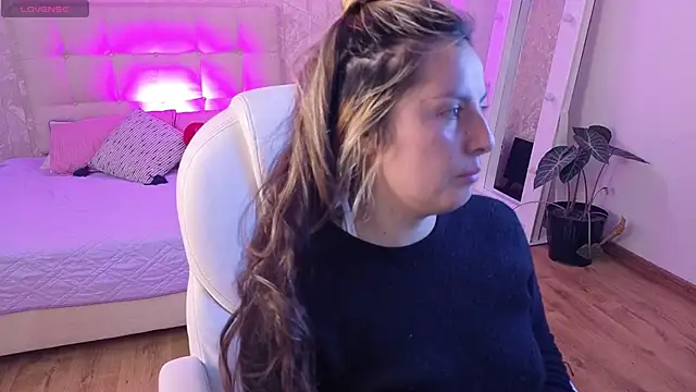 brandy sweet  online show from 9, 10, 2025