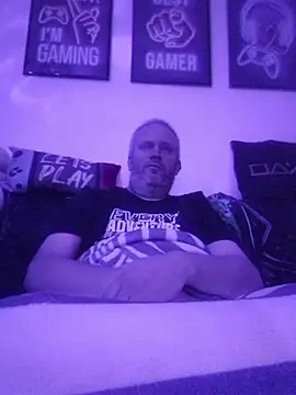 ShyBoy1982 online show from 18, 10, 2025