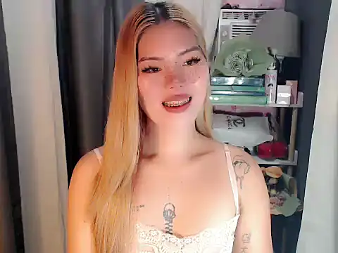 Snapshot of Zyradvega chatting on 27, 7, 2026 Zyradvega online show from 27, 7, 2026