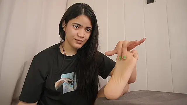 Feetgirl01 online show from 19, 1, 2025