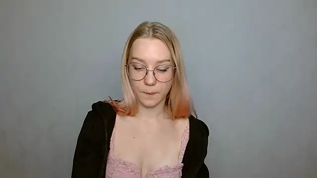 cindi hot online show from 4, 1, 2025