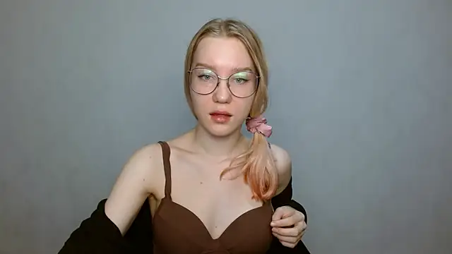 cindi hot online show from 25, 1, 2025