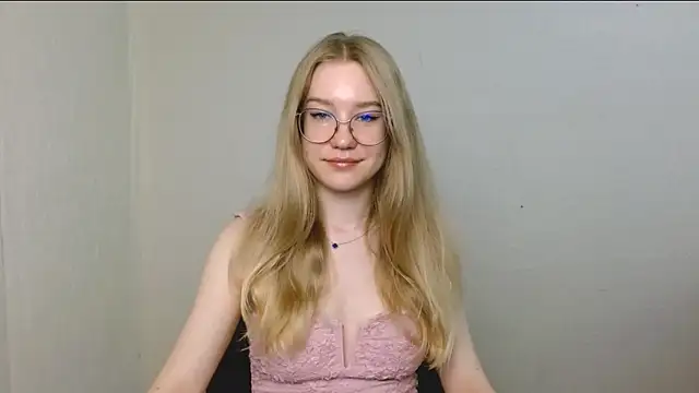 Snapshot of cindi_hot chatting on 11, 7, 2026 cindi hot online show from 11, 7, 2026
