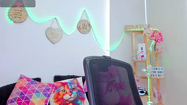 EmillySanders online show from 20, 12, 2025