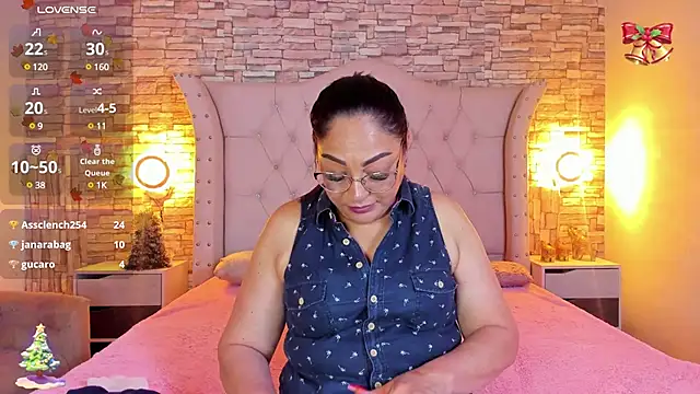 Snapshot of Gina_Myers chatting on 16, 12, 2024 Gina Myers online show from 16, 12, 2024