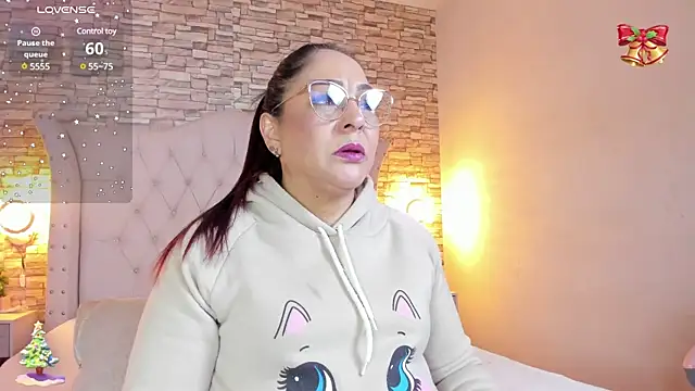 Snapshot of Gina_Myers chatting on 24, 12, 2024 Gina Myers online show from 24, 12, 2024
