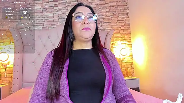 Snapshot of Gina_Myers chatting on 18, 1, 2025 Gina Myers online show from 18, 1, 2025
