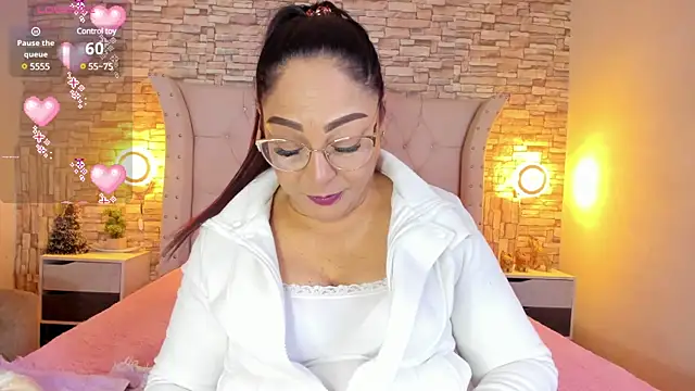 Snapshot of Gina_Myers chatting on 21, 1, 2025 Gina Myers online show from 21, 1, 2025
