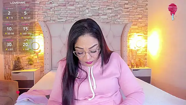 Snapshot of Gina_Myers chatting on 1, 2, 2025 Gina Myers online show from 1, 2, 2025