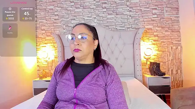 Snapshot of Gina_Myers chatting on 8, 3, 2025 Gina Myers online show from 8, 3, 2025