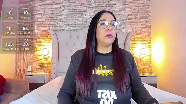 Snapshot of Gina_Myers chatting on 11, 3, 2025 Gina Myers online show from 11, 3, 2025
