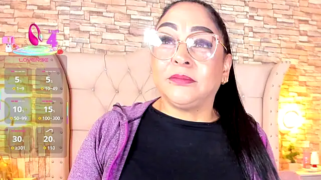 Snapshot of Gina_Myers chatting on 17, 9, 2025 Gina Myers online show from 17, 9, 2025