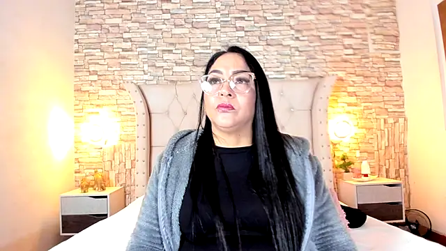 Snapshot of Gina_Myers chatting on 19, 9, 2025 Gina Myers online show from 19, 9, 2025