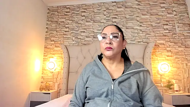 Snapshot of Gina_Myers chatting on 30, 9, 2025 Gina Myers online show from 30, 9, 2025