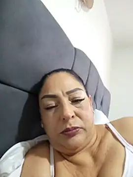 Snapshot of Gina_Myers chatting on 19, 4, 2026 Gina Myers online show from 19, 4, 2026