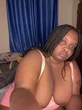 Snapshot of thickyelliana chatting on 7, 3, 2025 thickyelliana online show from 7, 3, 2025