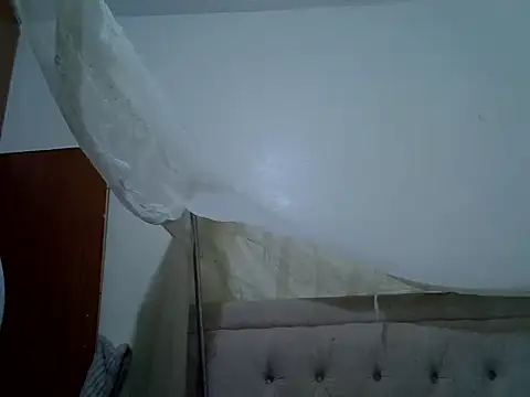 Snapshot of thickyelliana chatting on 9, 10, 2025 thickyelliana online show from 9, 10, 2025