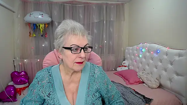 KayleSmoll online show from 24, 1, 2025