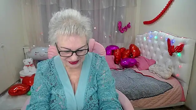 KayleSmoll online show from 7, 2, 2025