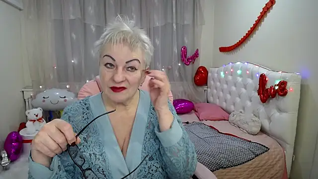 KayleSmoll online show from 21, 2, 2025