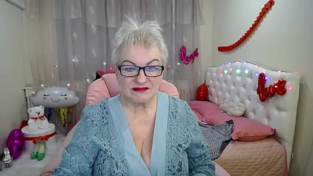 KayleSmoll online show from 23, 2, 2025