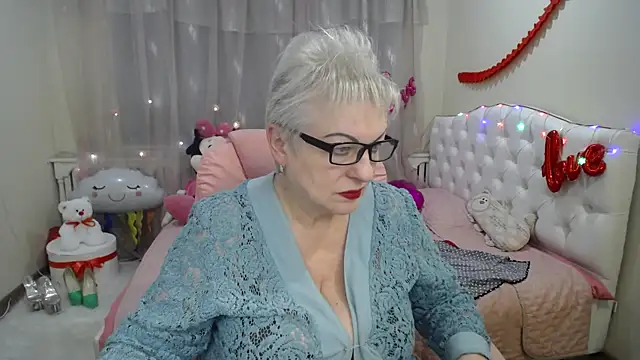 KayleSmoll online show from 15, 3, 2025