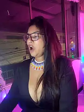 Snapshot of Sofythom1 chatting on 8, 12, 2024 Sofythom1 online show from 8, 12, 2024