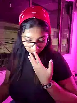 Snapshot of Sofythom1 chatting on 8, 2, 2025 Sofythom1 online show from 8, 2, 2025