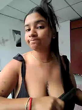 Snapshot of Sofythom1 chatting on 8, 2, 2025 Sofythom1 online show from 8, 2, 2025