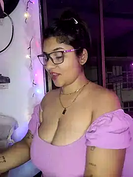 Snapshot of Sofythom1 chatting on 27, 2, 2025 Sofythom1 online show from 27, 2, 2025