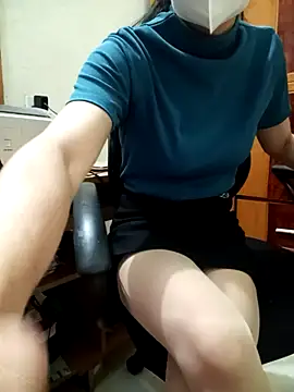 Snapshot of YunLem chatting on 11, 11, 2025 YunLem online show from 11, 11, 2025