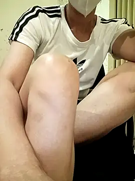 Snapshot of YunLem chatting on 15, 11, 2025 YunLem online show from 15, 11, 2025