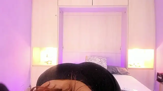 KendallRosse1 online show from 25, 1, 2025