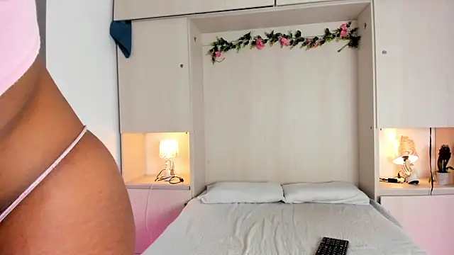 KendallRosse1 online show from 17, 6, 2026
