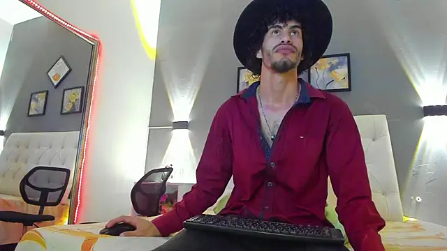 Elias Snow  online show from 18, 9, 2025