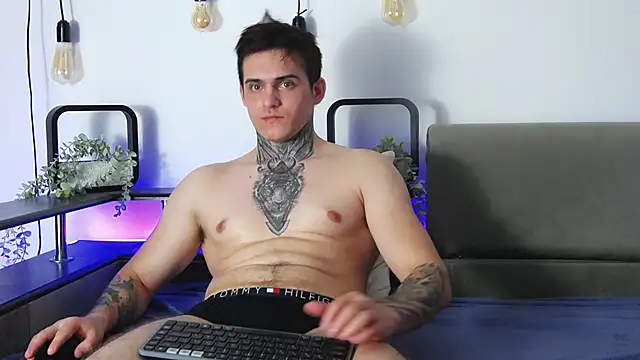 CarterCole online show from 1, 2, 2025