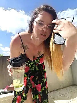 XXJulieXXhot online show from 16, 4, 2026