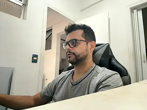 Snapshot of HornyBeachBoyBR chatting on 12, 6, 2026 HornyBeachBoyBR online show from 12, 6, 2026