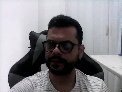 Snapshot of HornyBeachBoyBR chatting on 7, 8, 2026 HornyBeachBoyBR online show from 7, 8, 2026