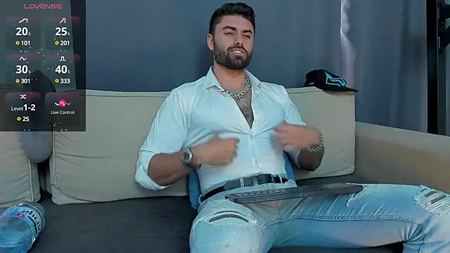 Snapshot of RawAdam chatting on 4, 12, 2024 RawAdam online show from 4, 12, 2024