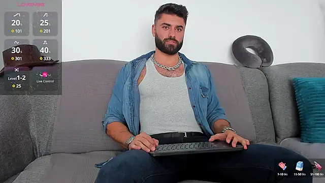 Snapshot of RawAdam chatting on 4, 2, 2025 RawAdam online show from 4, 2, 2025