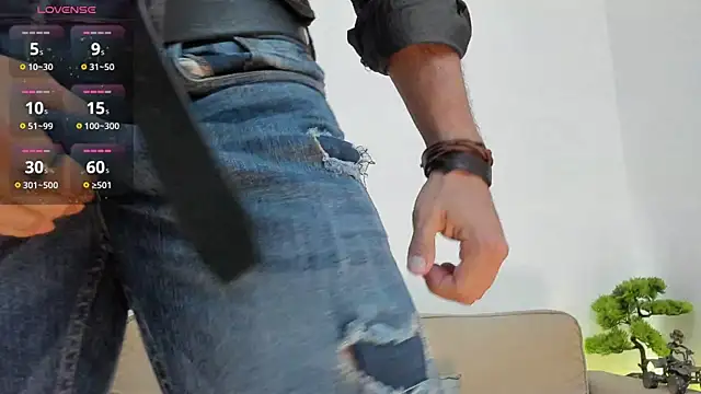 Snapshot of RawAdam chatting on 17, 11, 2025 RawAdam online show from 17, 11, 2025