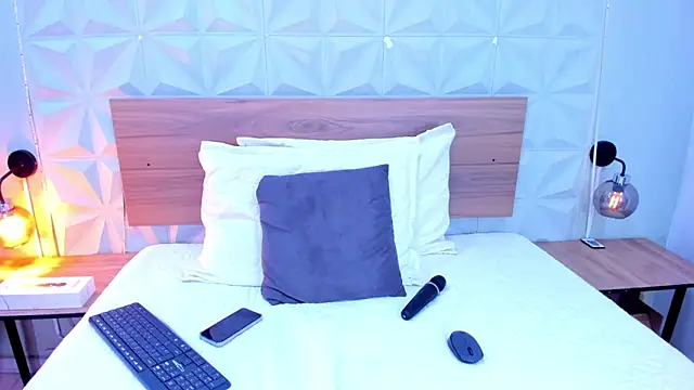 Stacey white  online show from 1, 11, 2025