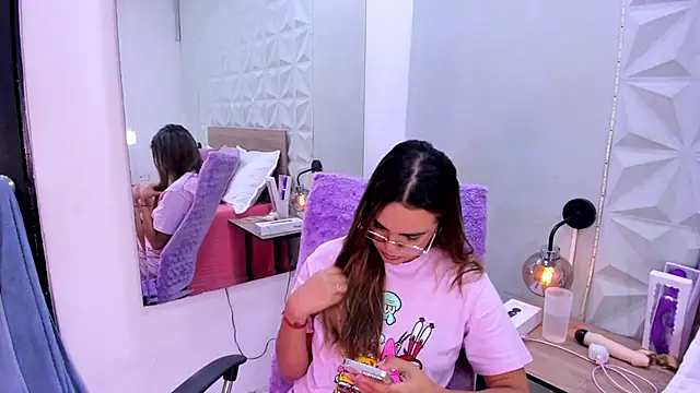 Stacey white  online show from 19, 2, 2026