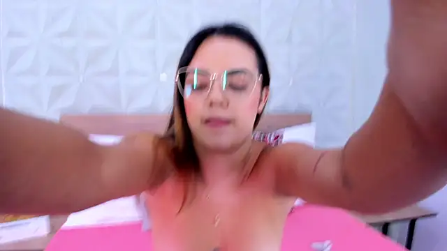 Stacey white  online show from 4, 6, 2026