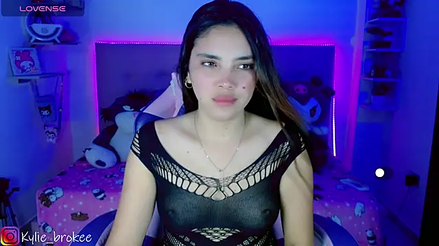 Snapshot of Kylie_brokee chatting on 28, 2, 2025 Kylie brokee online show from 28, 2, 2025