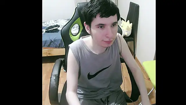 Snapshot of Twink_martinboy chatting on 13, 1, 2025 Twink martinboy online show from 13, 1, 2025